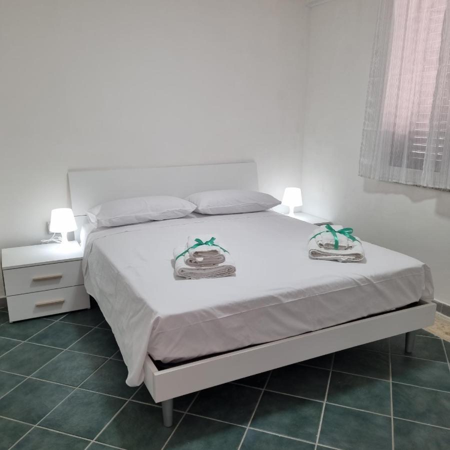 Casa Vacanze Afea Torre Dell'Orso Salento Puglia Exterior photo